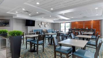 Desayuno buffet incluido todos los días