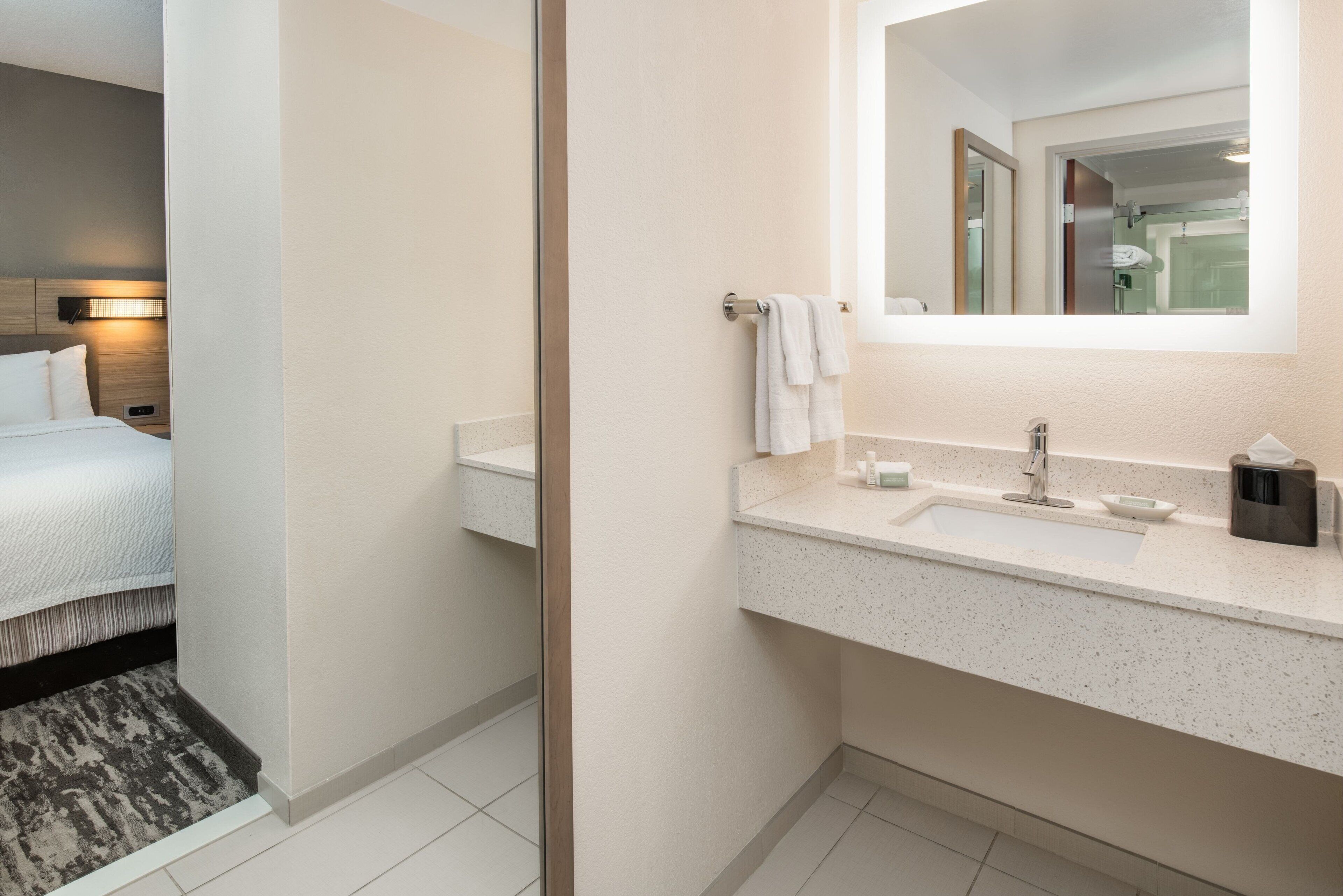 combined shower/bathtub, free toiletries, hair dryer, towels