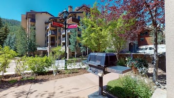 Condo, 1 Bedroom, Hot Tub, Mountain View (Lion Square Lodge North 194) | Property grounds