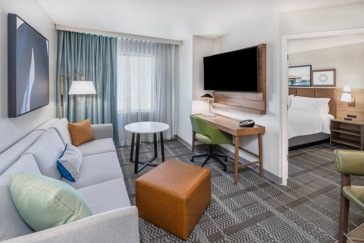 In-room safe, desk, laptop workspace, iron/ironing board