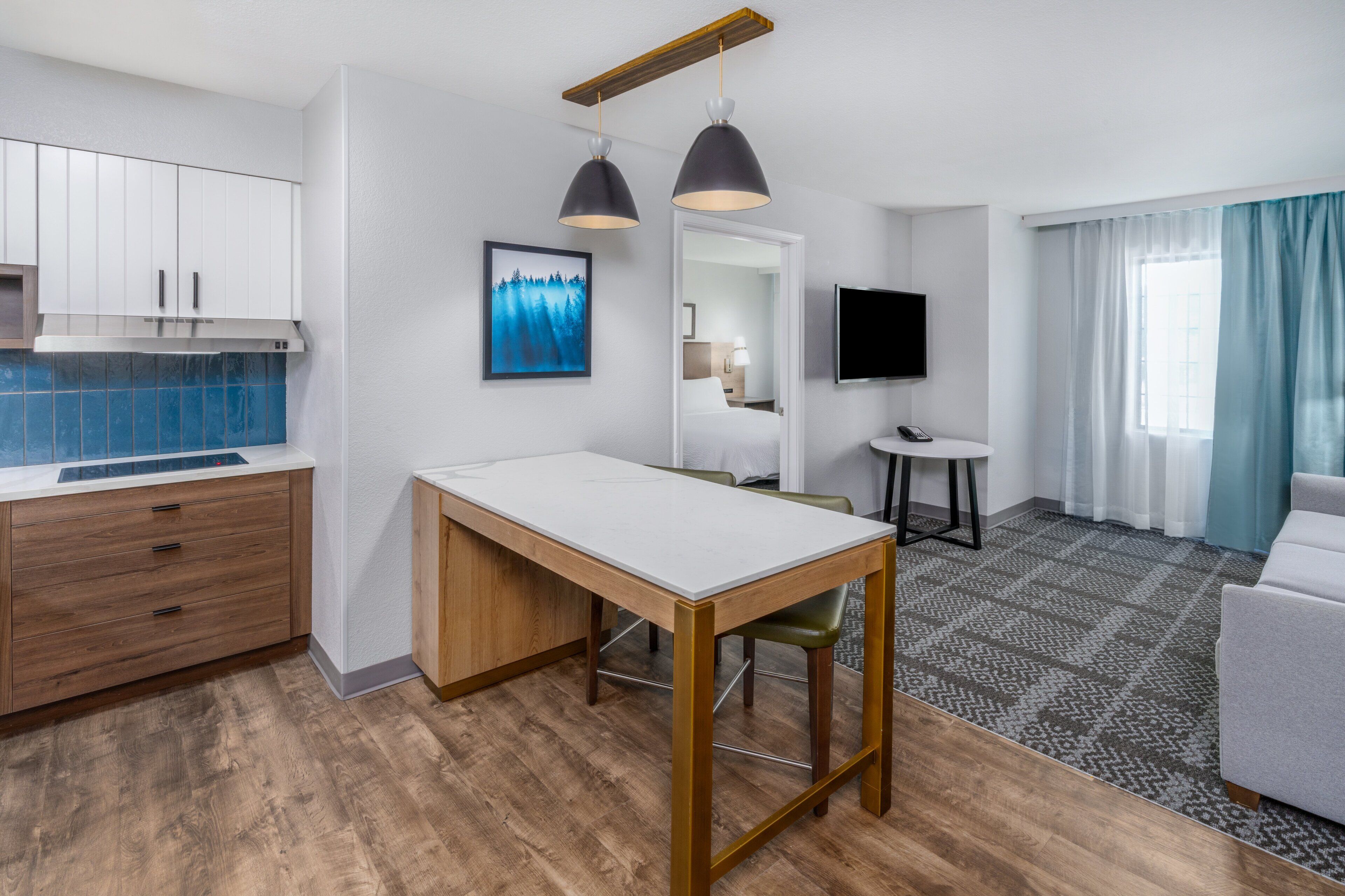 suite,  1 king bed, kitchen (mobility, accessible tub) | 1 bedroom, in-room safe, desk, laptop workspace