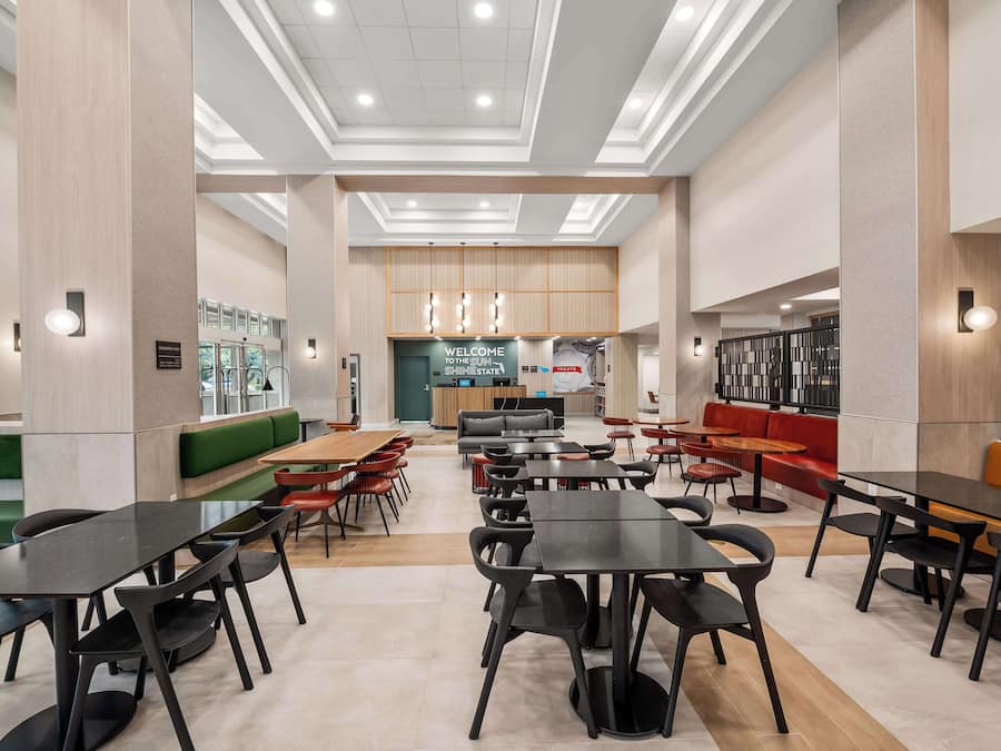 Free daily continental breakfast