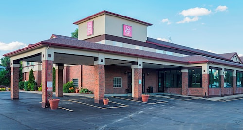 Red Roof Inn & Suites Lake Orion/ Auburn Hills
