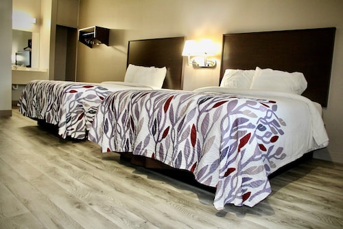 Red Roof Inn & Suites Lake Orion/ Auburn Hills