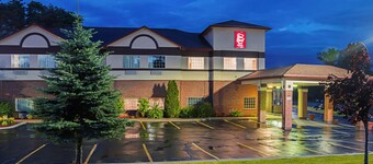 Red Roof Inn & Suites Lake Orion/ Auburn Hills