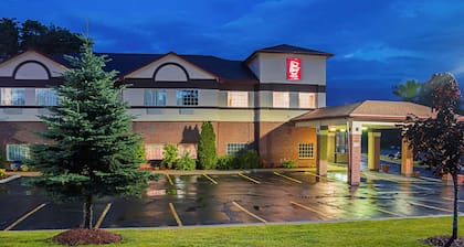 Red Roof Inn & Suites Lake Orion/ Auburn Hills