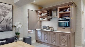 Cottage Luxe | Cuisine privée | Cafetière/bouilloire, bouilloire électrique