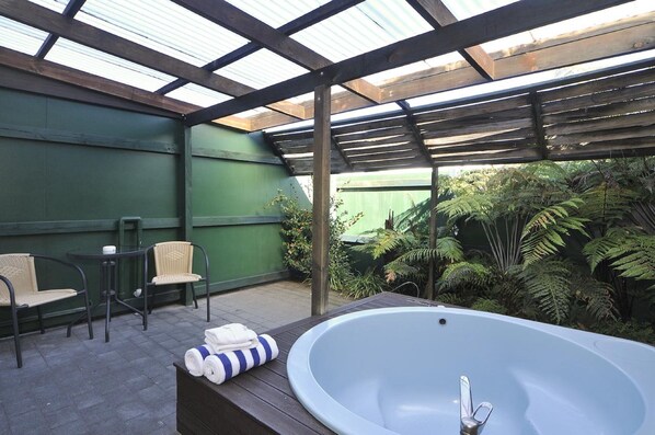 Standard-Suite, 2 Schlafzimmer | Terrasse/Patio