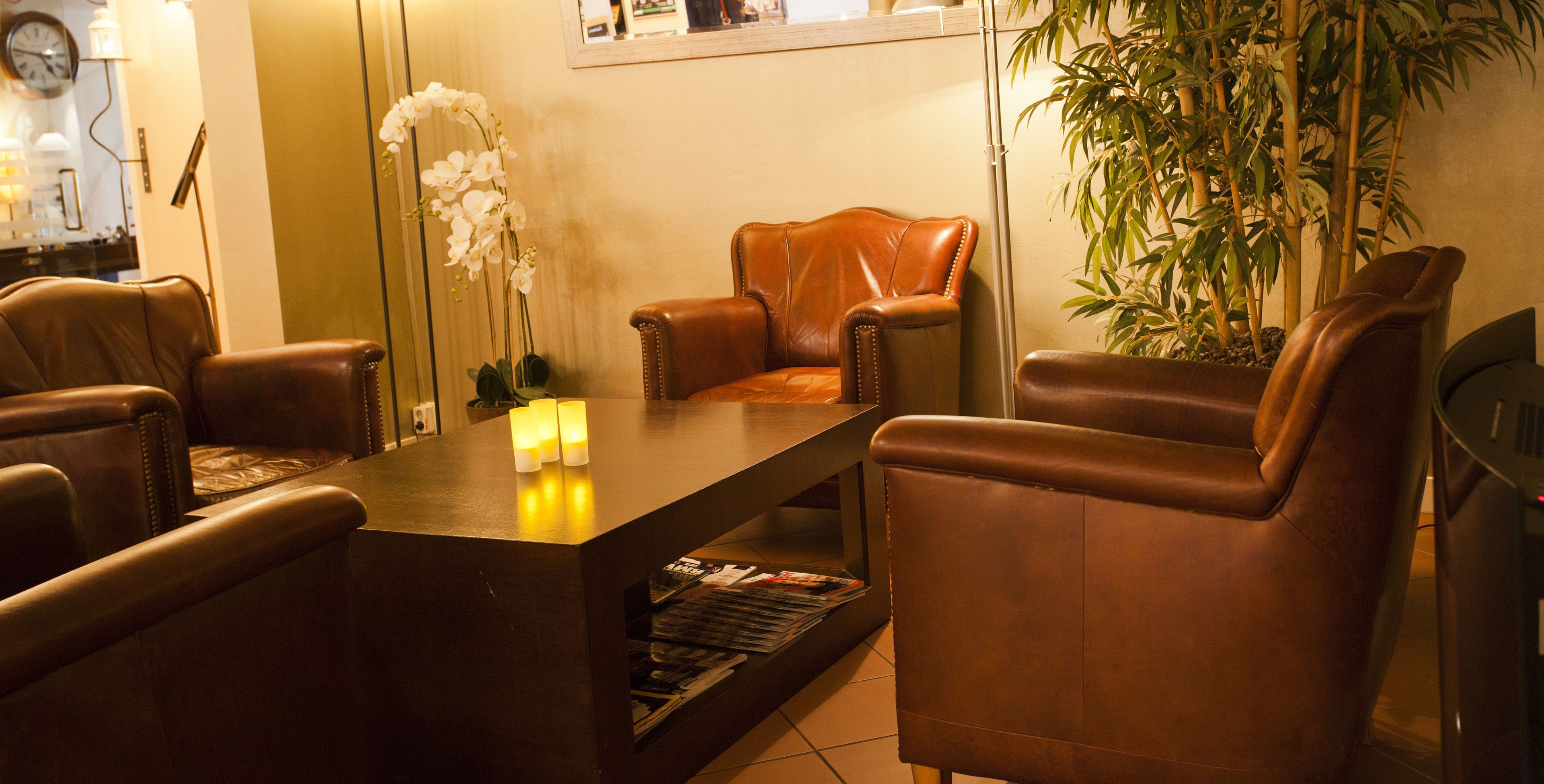 Coin salon dans le hall