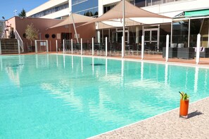 Seasonal outdoor pool, sun loungers