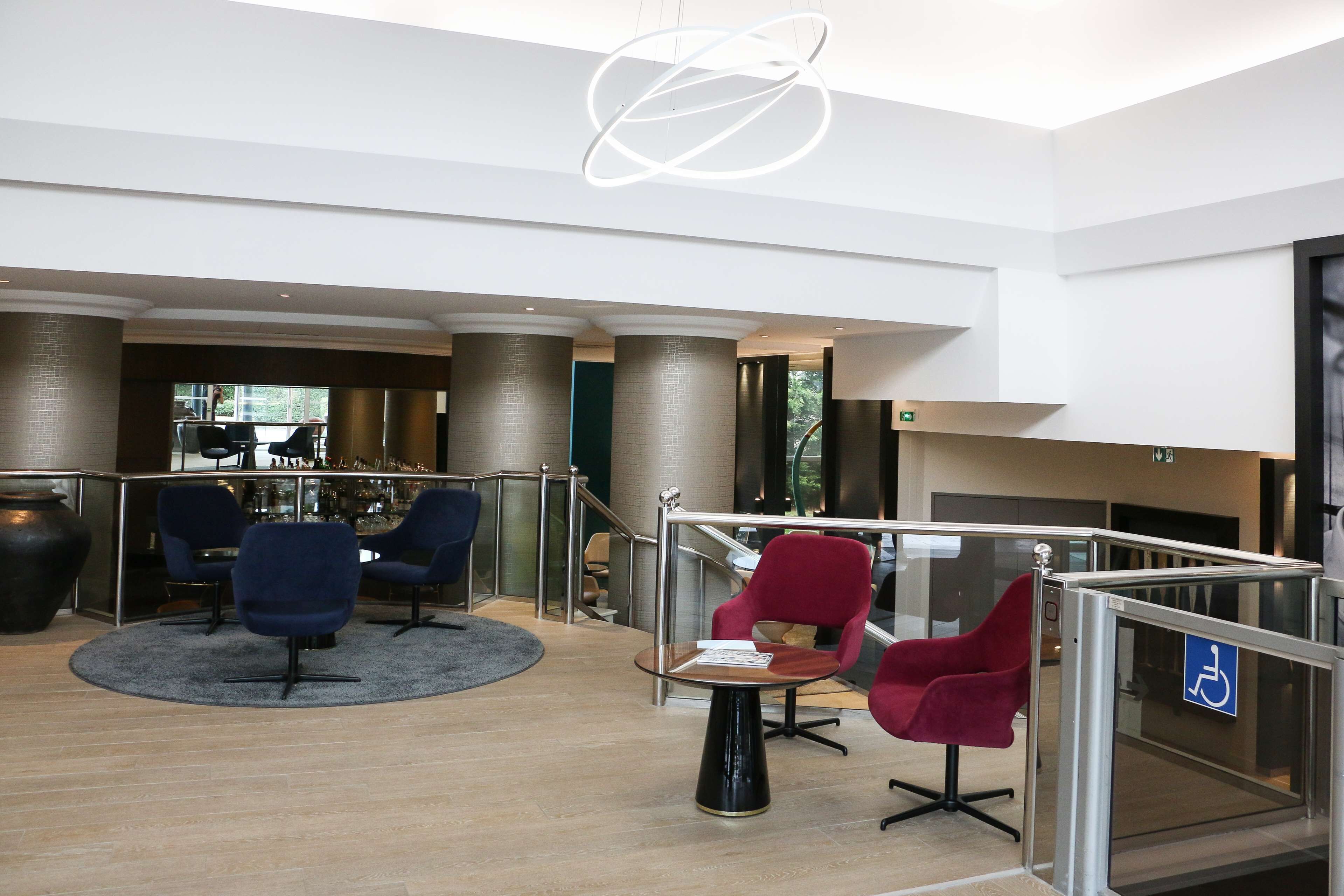 Lobby lounge