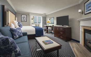 Premium bedding, pillowtop beds, in-room safe, desk at Nantasket Beach Resort