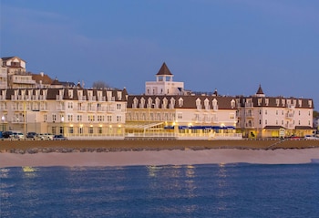 Hotel Exterior at Nantasket Beach Resort