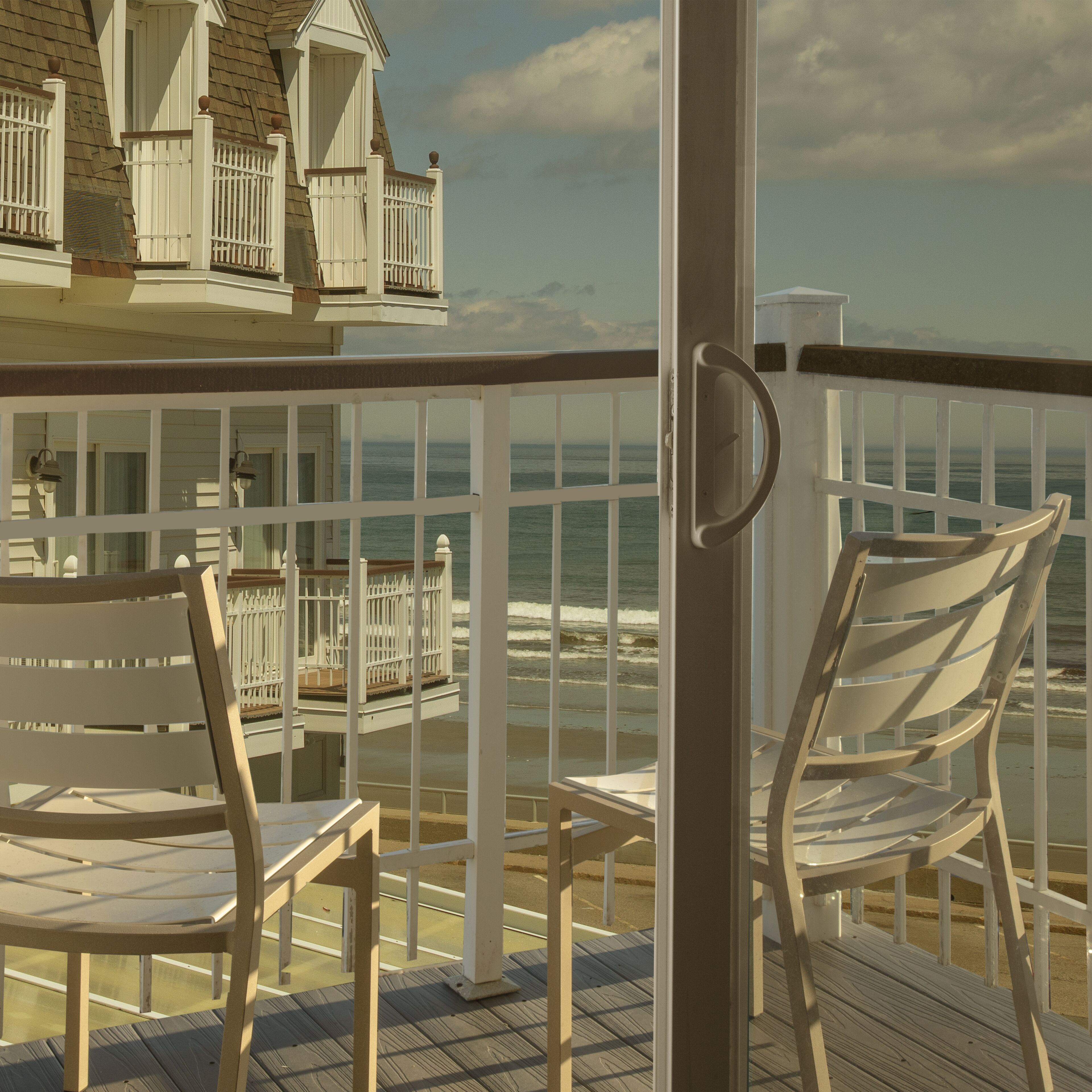 Premium bedding, pillow-top beds, in-room safe, desk