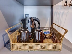 Familjesvit - 1 kingsize-säng med bäddsoffa | Matservice på rummet