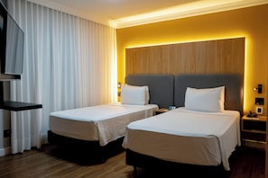 1 bedroom, premium bedding, minibar, in-room safe