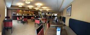 Petit déjeuner buffet compris tous les jours