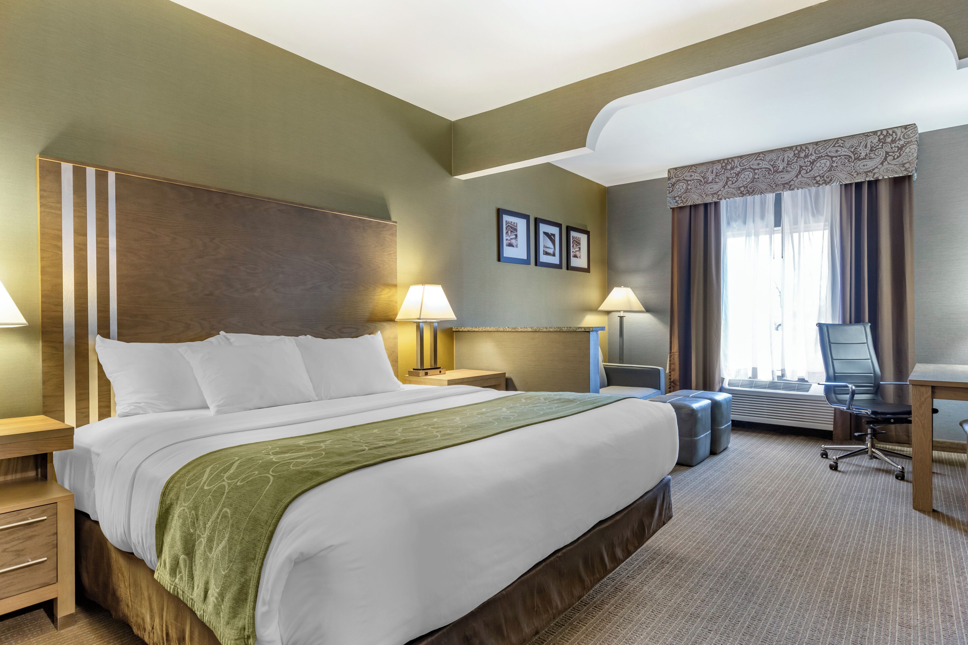 Svit - 1 kingsize-säng med bäddsoffa - tillgänglighetsanpassat - icke-rökare | Skrivbord, mörkläggningsgardiner, strykjärn/strykbräda och gratis wi-fi