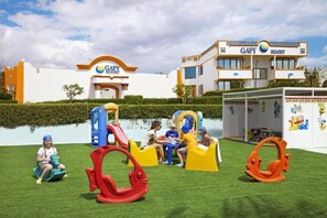 Área de juegos infantiles al aire libre