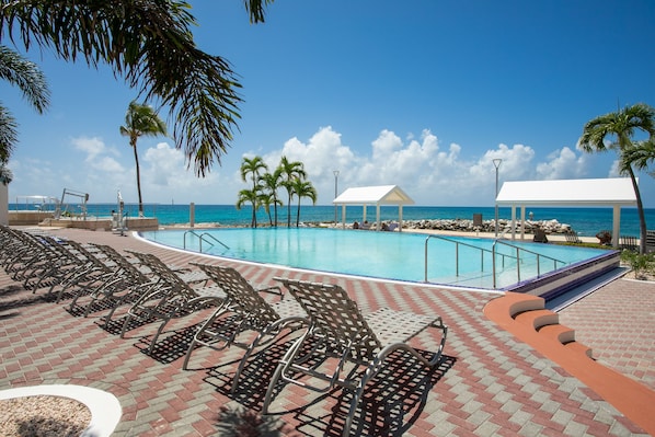 Outdoor pool, sun loungers