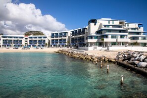 Book Hilton Vacation Club Flamingo Beach St. Maarten in Simpson Bay