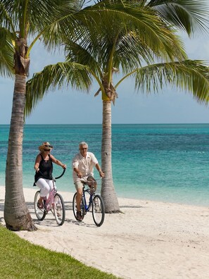 Private beach, white sand, sun-loungers, beach towels