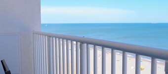 Sun and Sand Resort Oceanfront Suites 