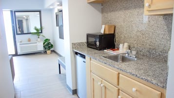 Bathtub, free toiletries, hair dryer, towels