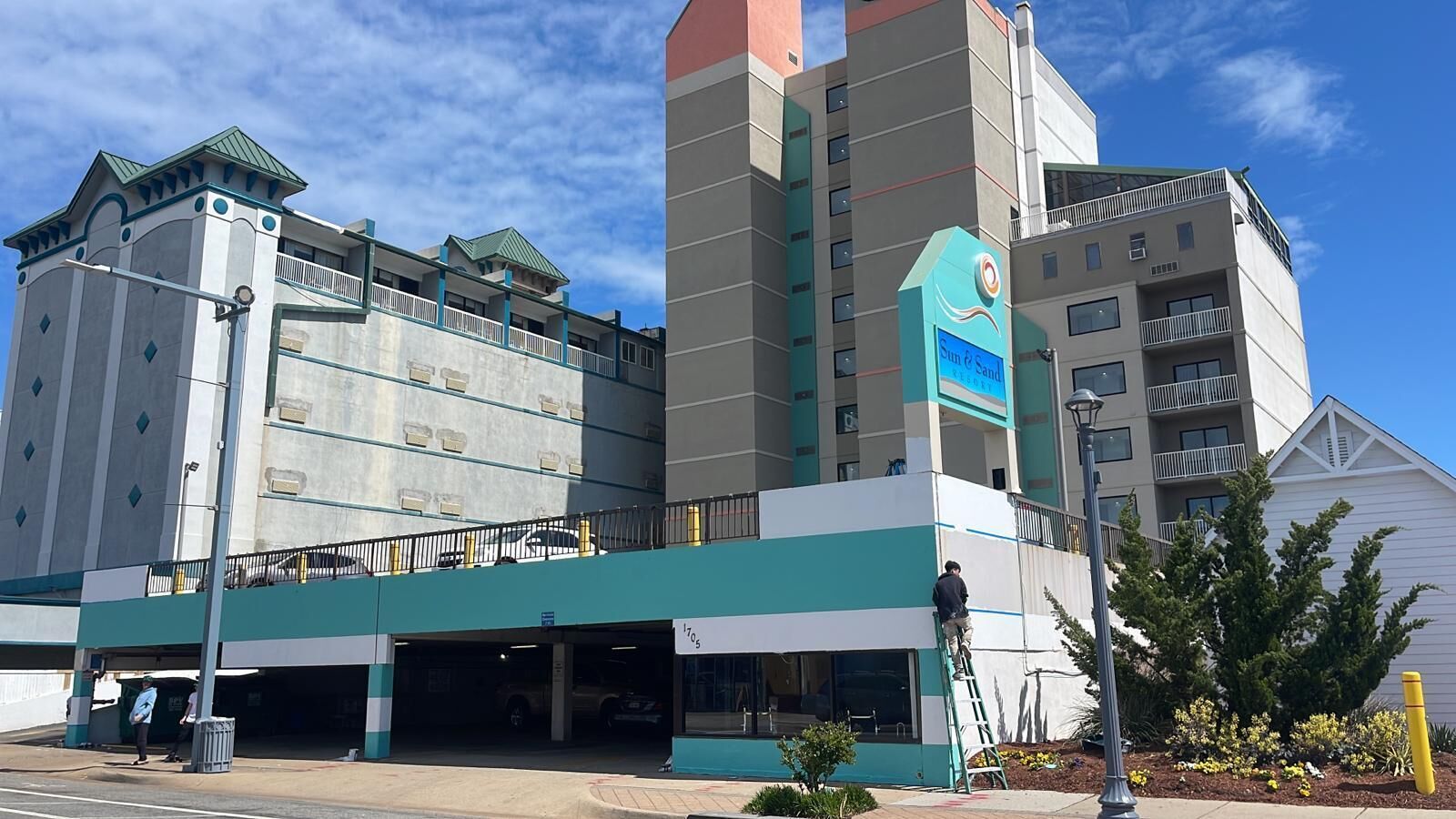 Sun and Sand Resort Oceanfront Suites 