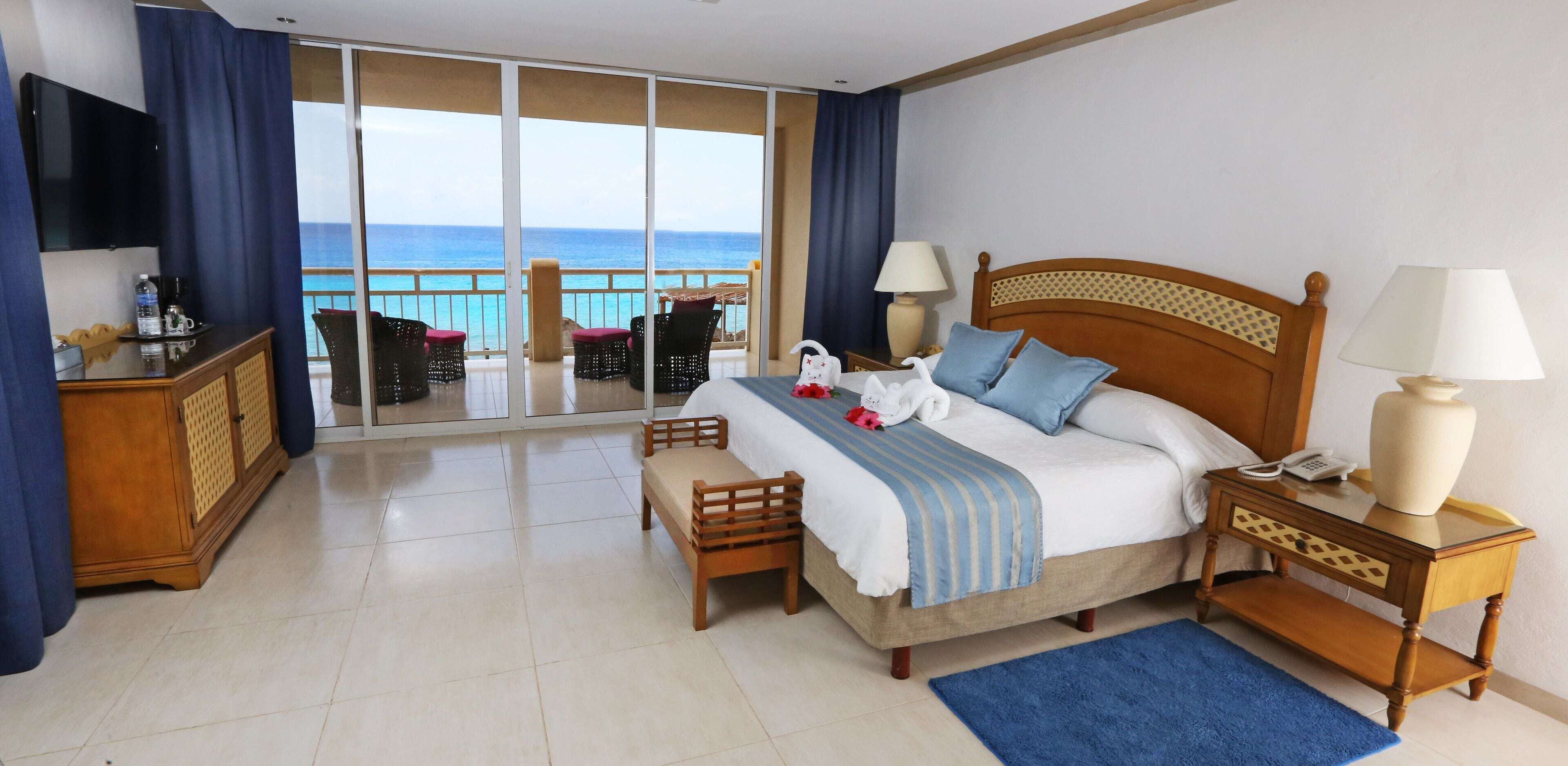 Minibar, in-room safe, iron/ironing board, free WiFi