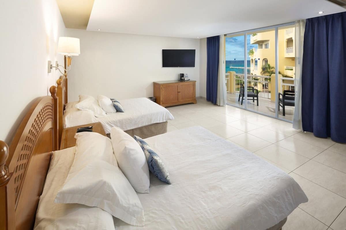 Minibar, in-room safe, iron/ironing board (on request), WiFi (free)