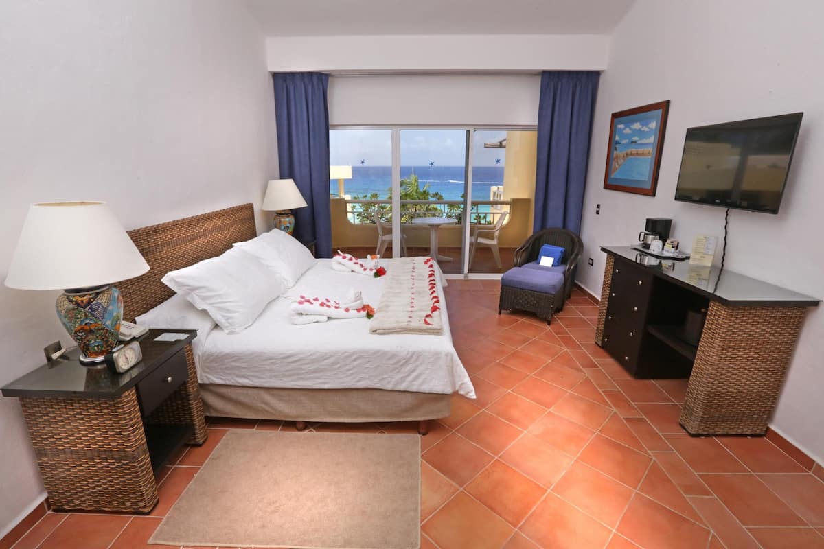 Minibar, in-room safe, iron/ironing board, free WiFi