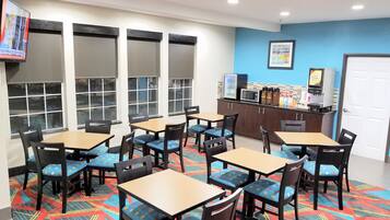 Free daily continental breakfast