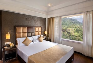 1 Schlafzimmer, hochwertige Bettwaren, Zimmersafe, Schreibtisch