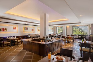 Se sirven desayunos, comidas y cenas 