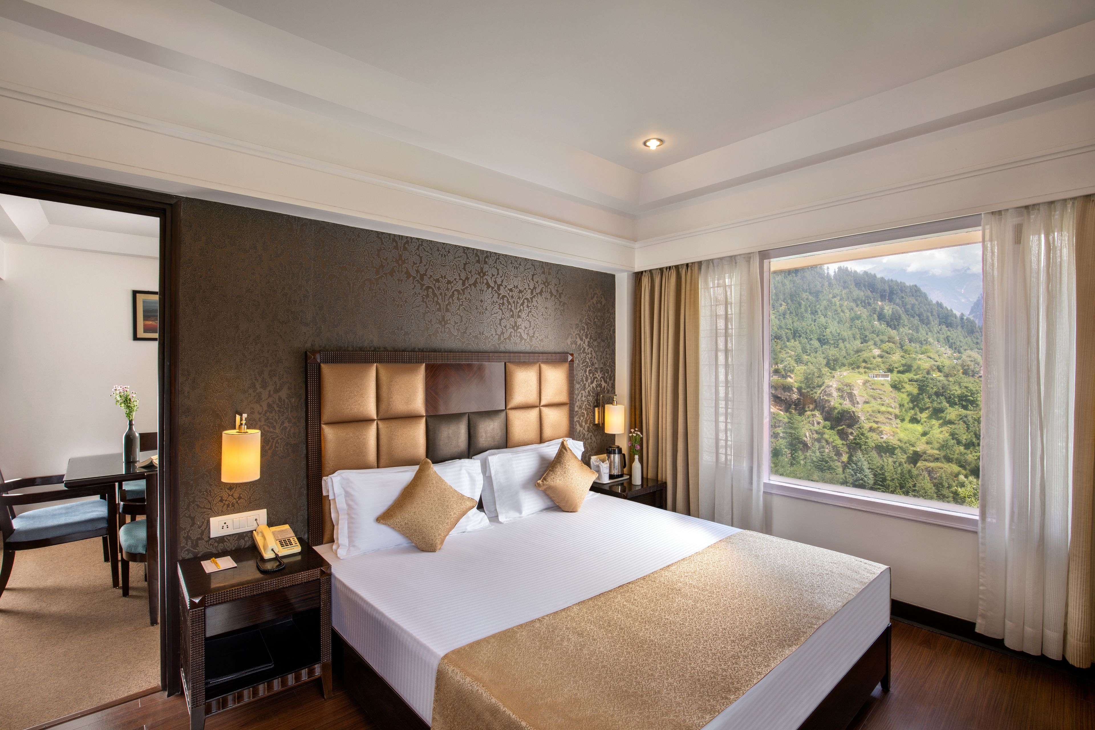 deluxe suite, 1 king bed | view from room