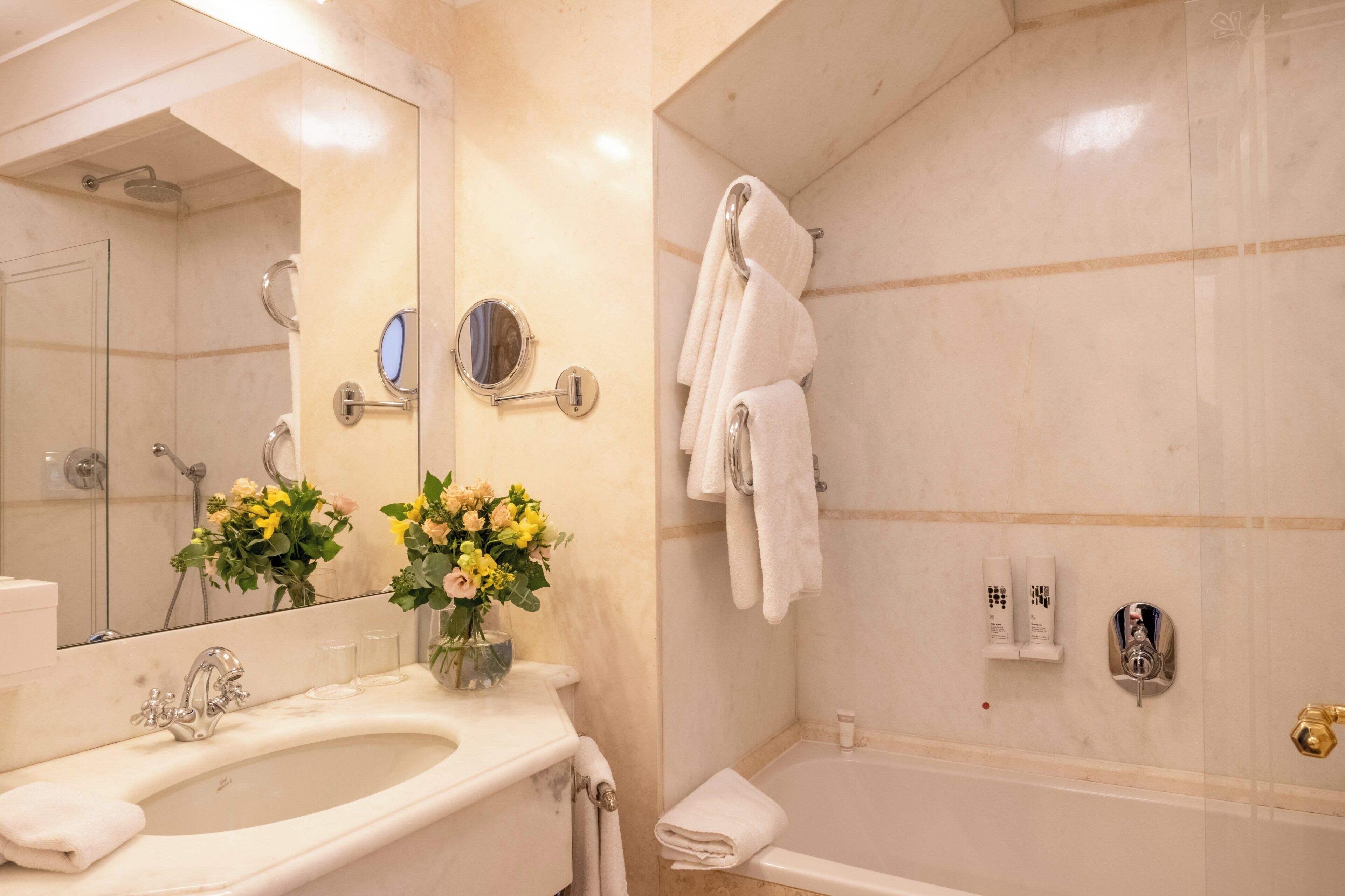 suite heritage | 1 bedroom, premium bedding, minibar, in-room safe