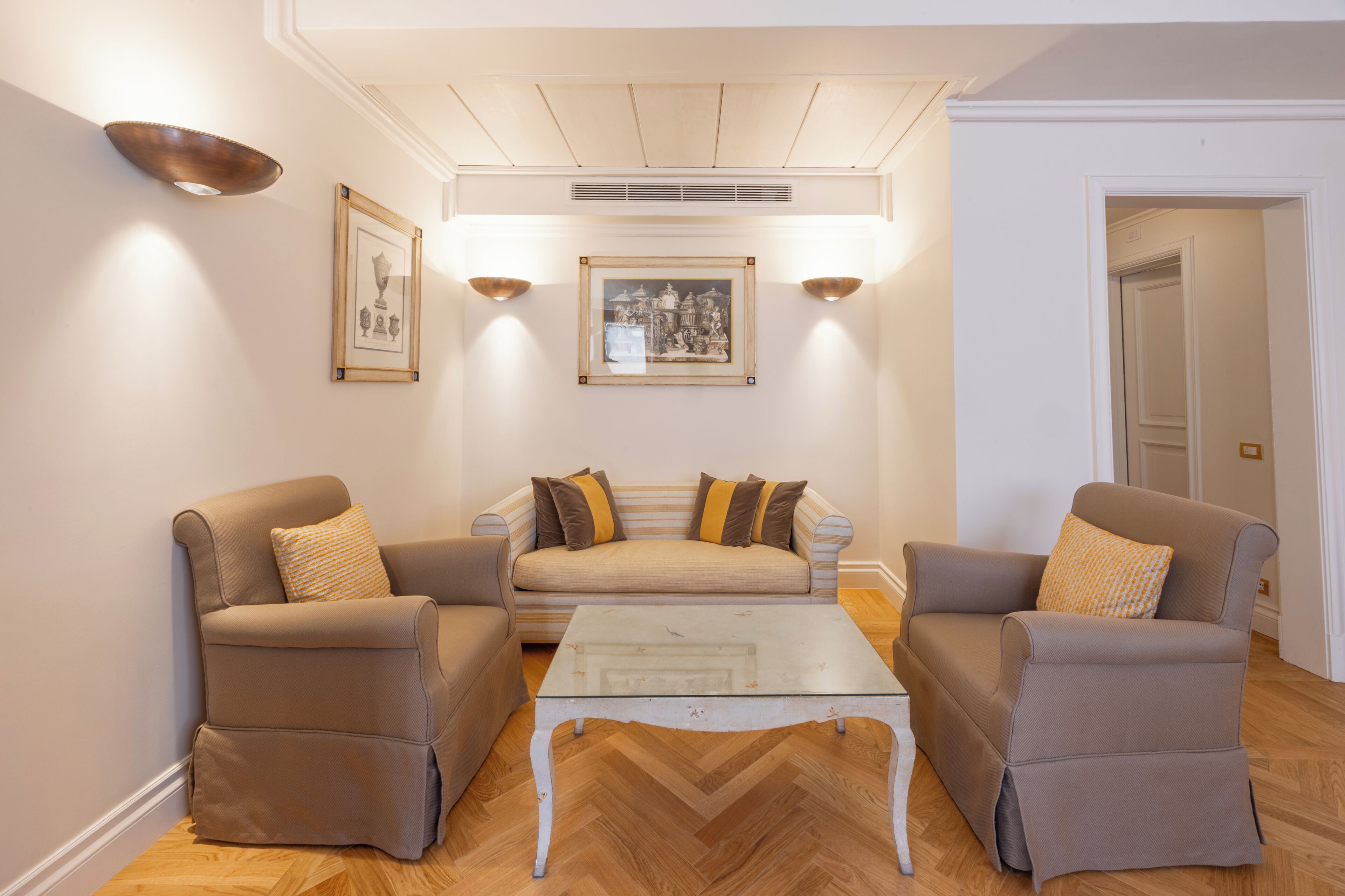 32-inch lcd tv with satellite channels, smart tv, first-run films