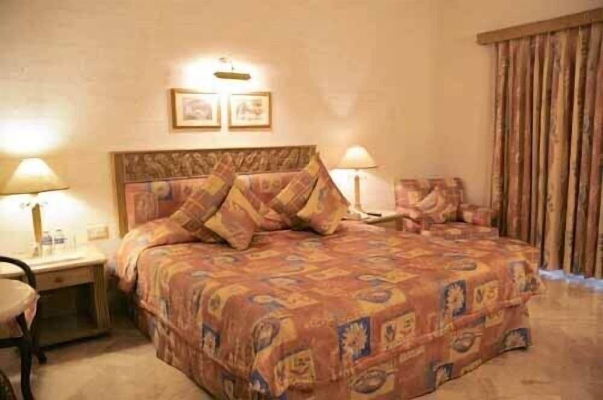 Minibar, in-room safe, laptop workspace, free WiFi