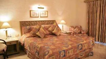 Minibar, in-room safe, laptop workspace, free WiFi