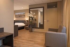 Suite | Living area | TV