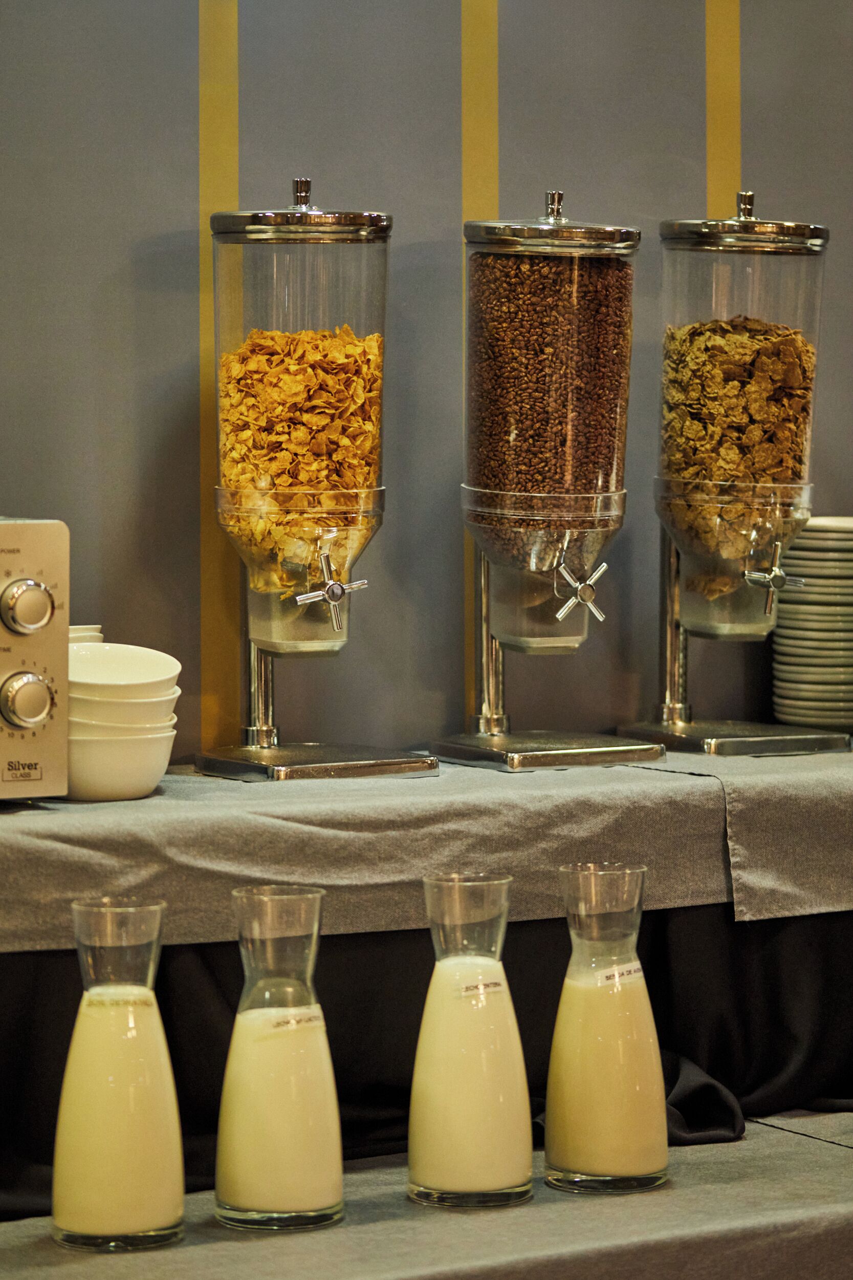 Petit déjeuner buffet (15.5 EUR par personne)