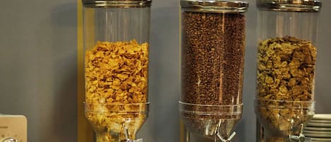 Petit déjeuner buffet (15.5 EUR par personne)