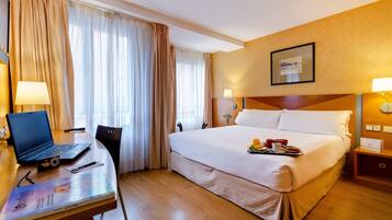 Minibar, in-room safe, individually decorated, individually furnished