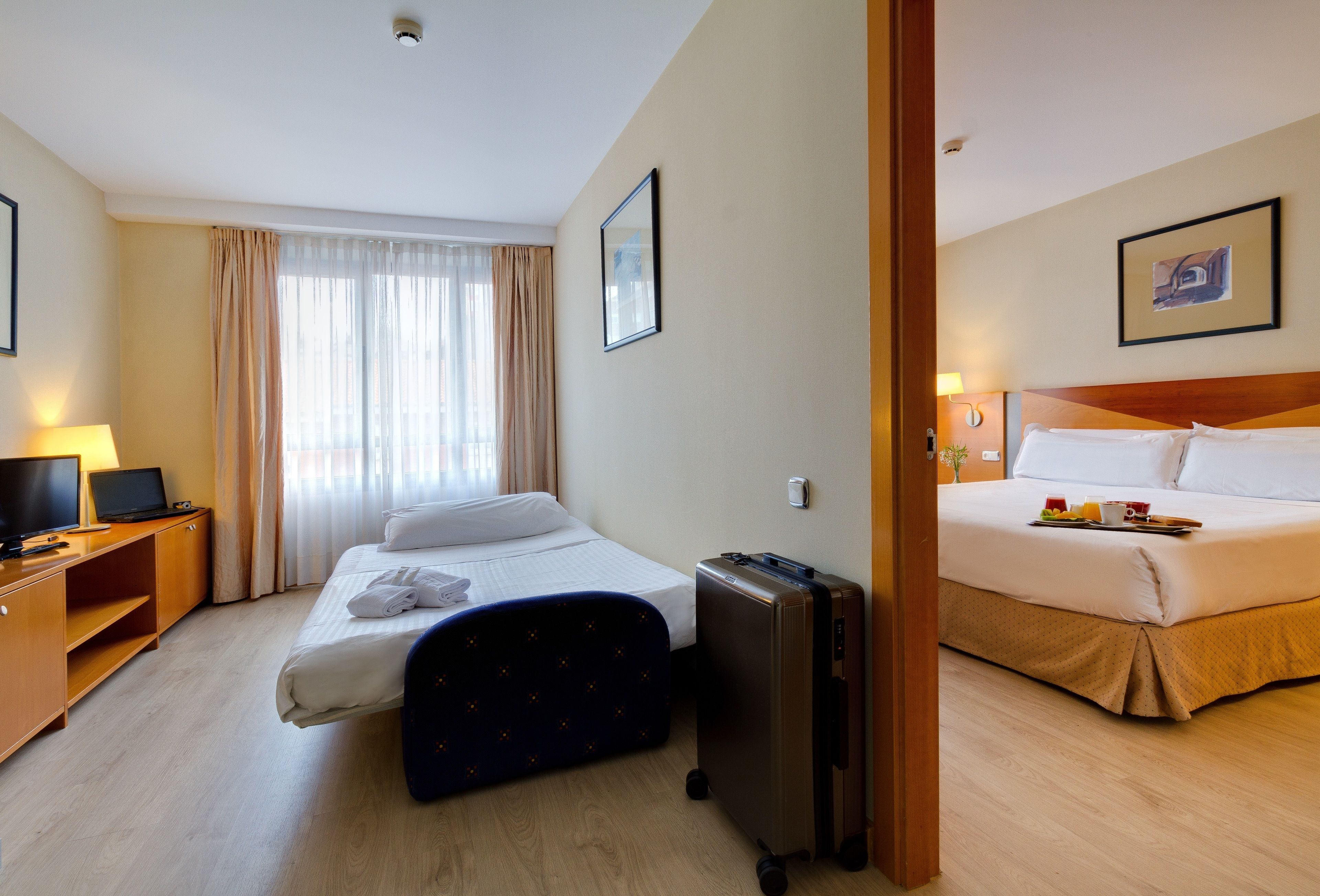 junior suite | minibar, in-room safe, individually decorated, individually furnished
