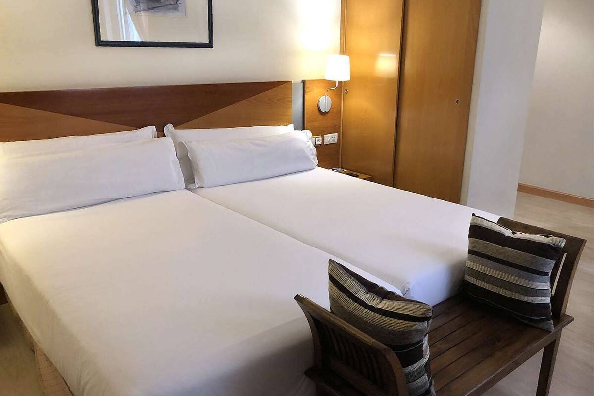 minibar, in-room safe, individually decorated, individually furnished