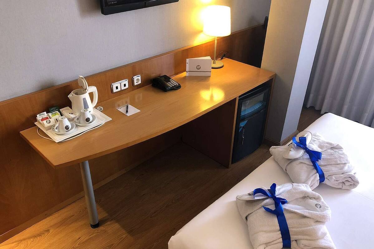 minibar, in-room safe, individually decorated, individually furnished