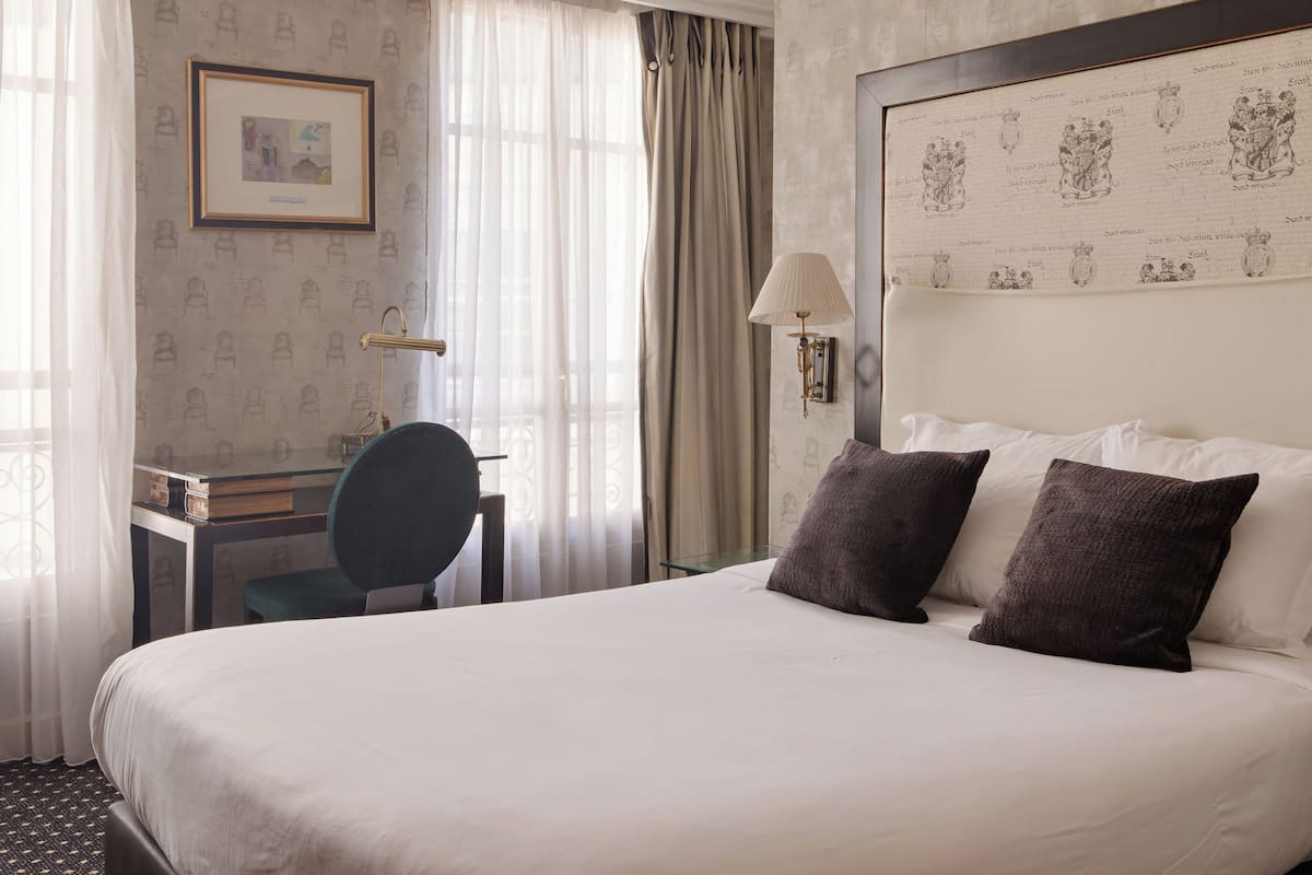 Standard Twin Room | Premium bedding, minibar, in-room safe, desk