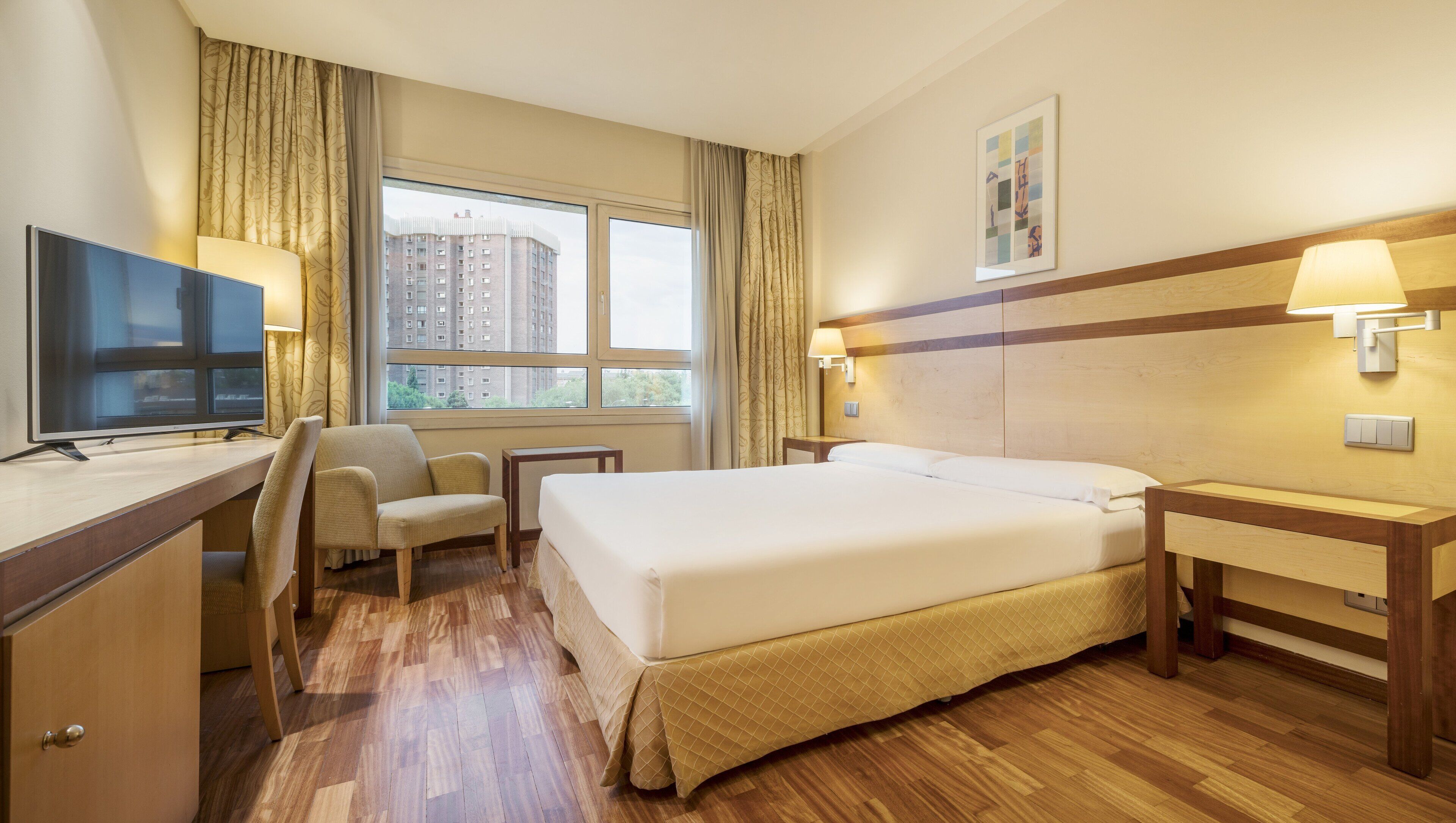 1 bedroom, down duvets, in-room safe, desk