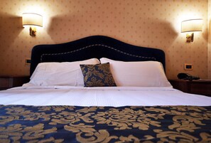 Minibar, in-room safe, desk, soundproofing - Cilicia (Rome)